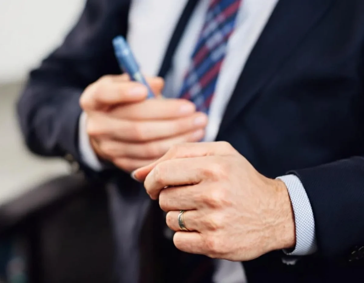 Guide Pratique du Droit des Contrats : Clauses Essentielles